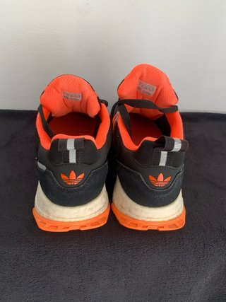 Zapatillas Adidas ZX Negras y Naranjas