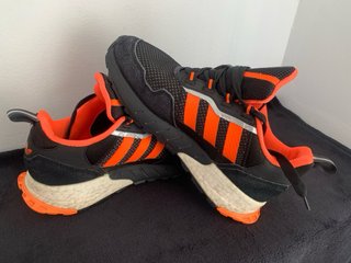 Zapatillas Adidas ZX Negras y Naranjas