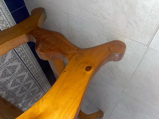 Mesa de granito y madera de pino