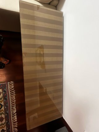 Mesa auxiliar de madera y cristal