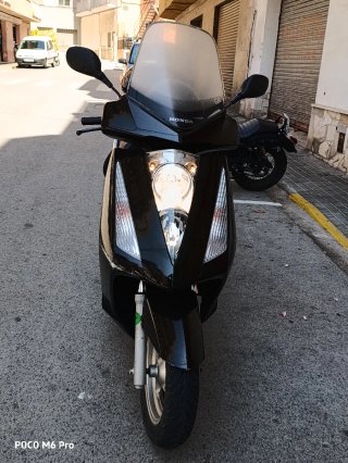 Honda Pantheon 150 Scooter Negra