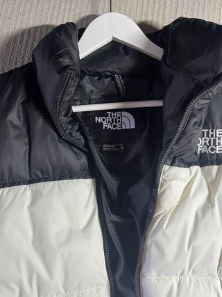 Chaqueta The North Face Negra y Blanca