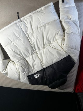 Chaqueta The North Face Negra y Blanca