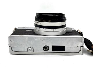 Cámara Canon QL Plata y Negra