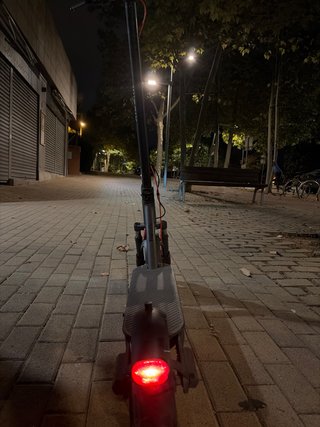 Patinete eléctrico negro   Seminuevo( habalr gents
