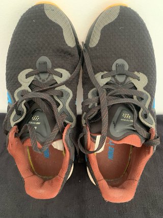 Zapatos Nike Renew Negro y Marrón
