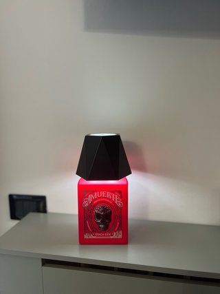 Lampada da tavolo design bottiglia