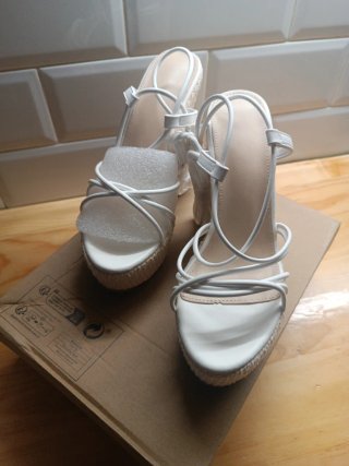 Sandalias cuña blancas