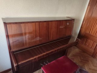 Piano vertical madera Petrof