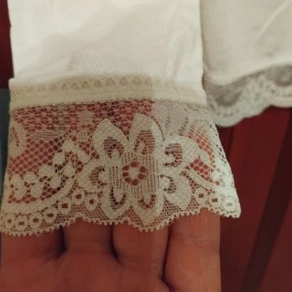 Blusita manga larga con encaje