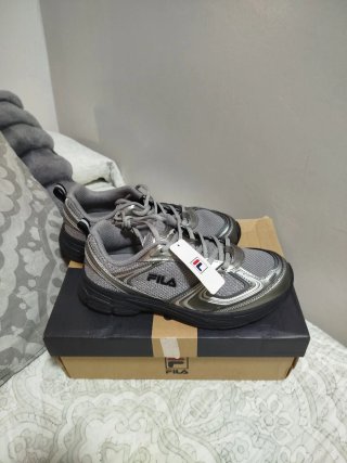 Zapatillas Fila Skyrunner Grises y Plateadas