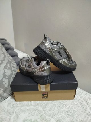 Zapatillas Fila Skyrunner Grises y Plateadas