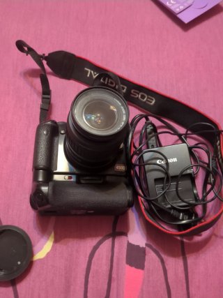 Canon 450D + Grip + Objetivo 18-55