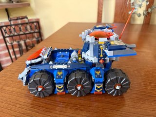LEGO Nexo Knights Torre móvil de Axl 70322 COMPLET