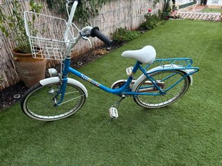 Bicicleta Vintage Azul Cesta 90s