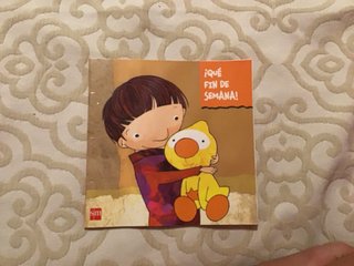 Un libro en el que un niño cuenta como se lo pasa