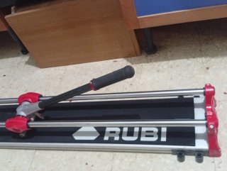 Cortador de azulejos Rubi 1200 con maletín