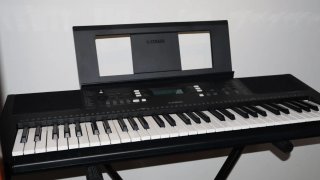 Piano Yamaha PSR-E373