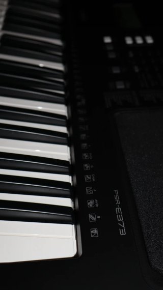 Piano Yamaha PSR-E373