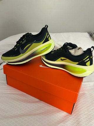 Nike Vomero 18 Gore-Tex Negro/Verde ORIGINALES.
