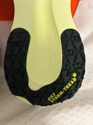 Nike Vomero 18 Gore-Tex Negro/Verde ORIGINALES.