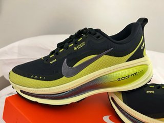 Nike Vomero 18 Gore-Tex Negro/Verde ORIGINALES.