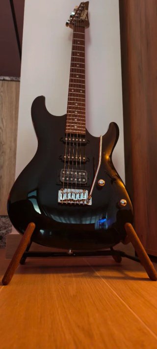 Ibanez GSA60 Black Night + stand, correa y funda