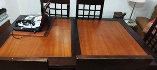 Muebles de salón madera oscura y clara