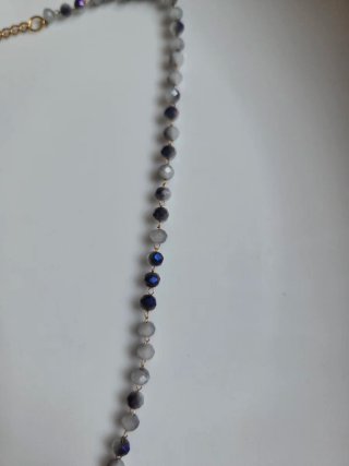 Collar de cuentas gris y morado