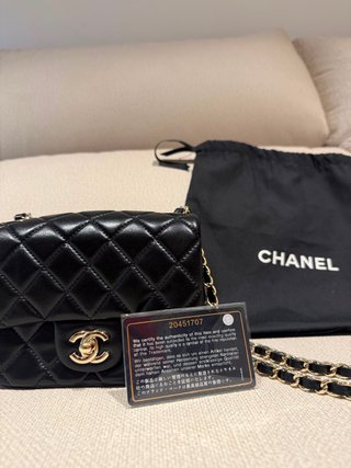 Bolso Chanel Negro Acolchado Cadena Dorada