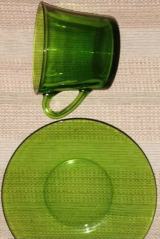 10€ taza+plato. Desayuno. Duralex verde