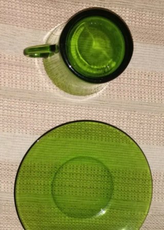10€ taza+plato. Desayuno. Duralex verde