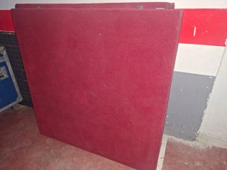 Escenario enmoquetado 2x3 metros