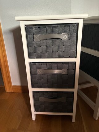 2 Cajoneras Blancas con Cestas Grises