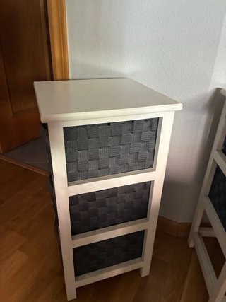 2 Cajoneras Blancas con Cestas Grises