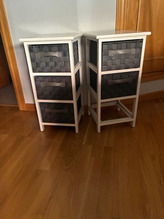 2 Cajoneras Blancas con Cestas Grises