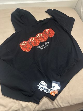 Sudadera Negra con Estampado