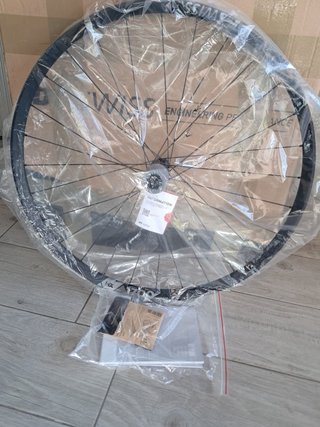 Ruedas DT Swiss HX1700 Hybrid LS BUJE 350