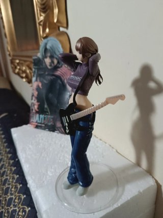 Figura anime chica con guitarra 23cm adornos decor