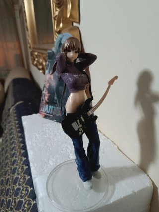 Figura anime chica con guitarra 23cm adornos decor