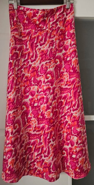 Falda estampada. Talla M