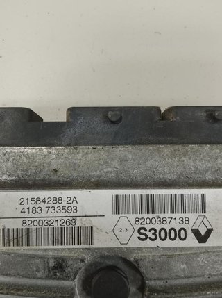 Centralita motor uce renault 215842882a scenic 746