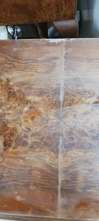 Mesita de noche antigua de madera para restaurar