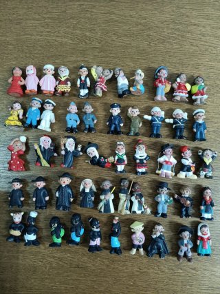 Figuras Alborox barro 2 euros unidad. Sacerdotes