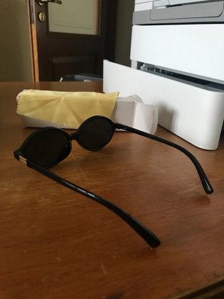 Occhialini da sole neri