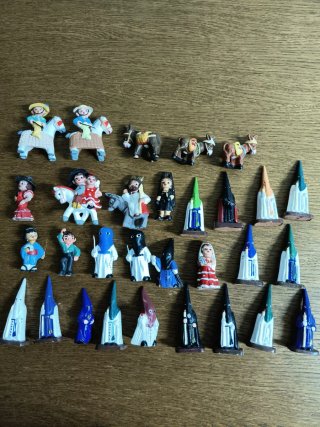 Figuras Alborox barro 2 euros unidad. Semana Santa