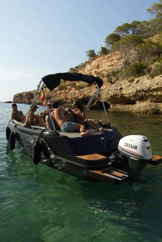ALQUILER BARCO SIN LICENCIA  (Aqua Yachts590)40CV