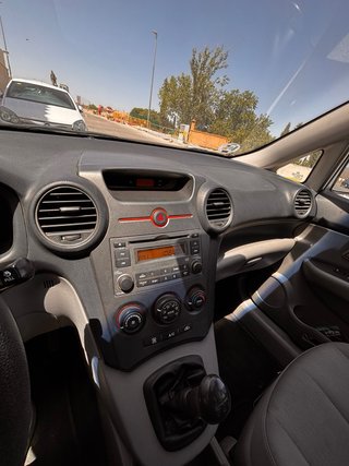 KIA Carens 2009