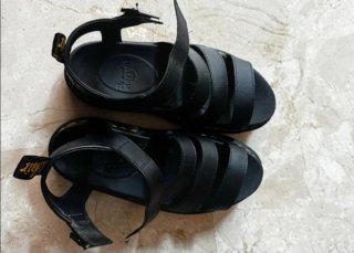 Sandalias Dr. Martens Talla 39 Negras