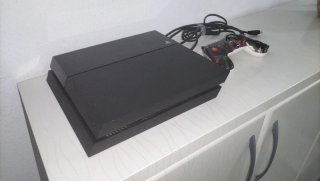 PlayStation 4 con mando